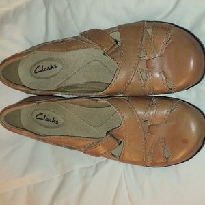 Tan Clarks Women's shoes size 10M